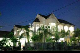 Rumah Strategis Modern Lb 233m2 di Candi, Sidoarjo Rumah Strategis Modern Lb 233m2 di Candi, Sidoarjo