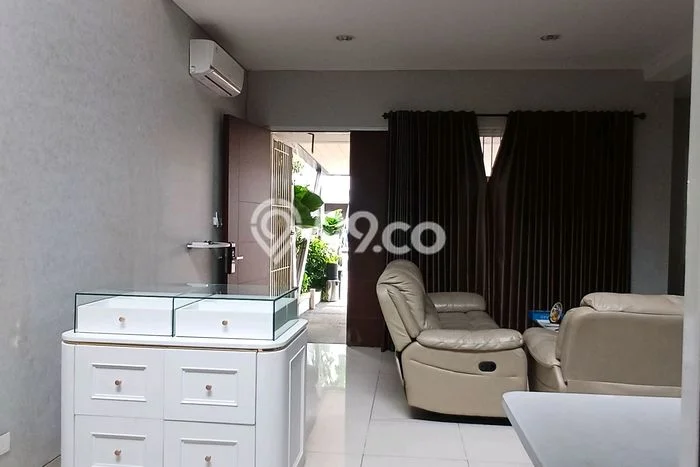 Rumah Elit Modern Tanpa Renovasi di Metland Puri Jakarta Barat Rumah Elit Modern Tanpa Renovasi di Metland Puri Jakarta Barat