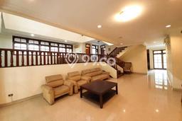 Ready to Use! Luxury House LT 470m2 Desain Elegan di Pondok Indah Ready to Use! Luxury House LT 470m2 Desain Elegan di Pondok Indah
