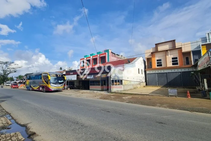 LOKASI STRATEGIS! Ruko Kawasan Sungai Ambawang, Luas 360m2m², Pusat Bisnis, Jalan Utama LOKASI STRATEGIS! Ruko Kawasan Sungai Ambawang, Luas 360m2m², Pusat Bisnis, Jalan Utama