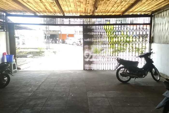 Lokasi Strategis! Dijual Ruko Bisnis di Pontianak Selatan, Pontianak Kondisi Bagus Lokasi Strategis! Dijual Ruko Bisnis di Pontianak Selatan, Pontianak Kondisi Bagus