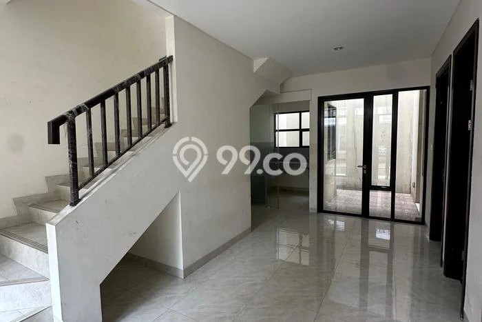 Jarang Ada! Rumah Sewa 4 Kamar Bagus Siap Huni Tangerang Kota Jarang Ada! Rumah Sewa 4 Kamar Bagus Siap Huni Tangerang Kota