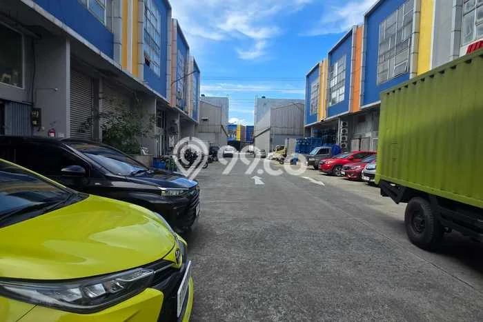 Lokasi Strategis! Dijual Gudang Bisnis di Pinang, Tangerang Kondisi Baik Lokasi Strategis! Dijual Gudang Bisnis di Pinang, Tangerang Kondisi Baik