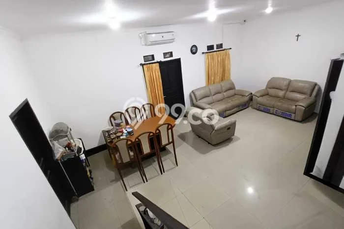 Rumah Mewah LB 220m2 Siap Pakai Desain Elegan di Mekar Wangi, Bandung Rumah Mewah LB 220m2 Siap Pakai Desain Elegan di Mekar Wangi, Bandung