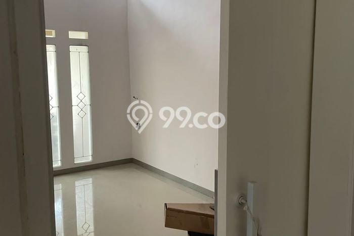 Rumah Luas Asri 6 KT Siap Huni di Taman Holis Indah Bandung Rumah Luas Asri 6 KT Siap Huni di Taman Holis Indah Bandung