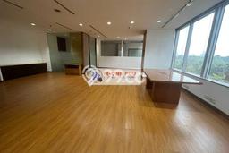 Unit Kantor Disewakan di Sudirman di Area Ramai & Strategis Unit Kantor Disewakan di Sudirman di Area Ramai & Strategis