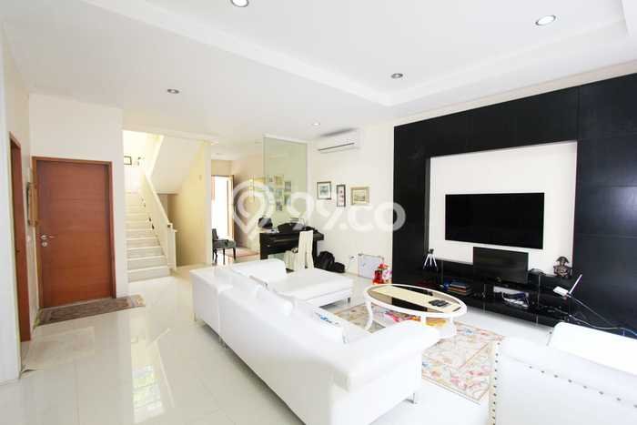 Hunian Mewah LB 350m2 Siap Pakai Desain Elegan di Pondok Indah, Jakarta Selatan Hunian Mewah LB 350m2 Siap Pakai Desain Elegan di Pondok Indah, Jakarta Selatan