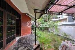 For Sale! Premium House LT 210m2 Desain Modern di Senopati For Sale! Premium House LT 210m2 Desain Modern di Senopati