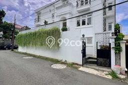 Rumah Mewah LB 390m2 Siap Pakai Desain Elegan di Ampera, Jakarta Selatan Rumah Mewah LB 390m2 Siap Pakai Desain Elegan di Ampera, Jakarta Selatan