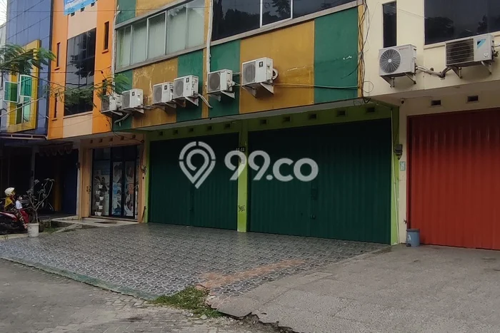 Ruko Premium di , Luas 231m2m², Mainroad, Tingkat Keramaian Tinggi Ruko Premium di , Luas 231m2m², Mainroad, Tingkat Keramaian Tinggi