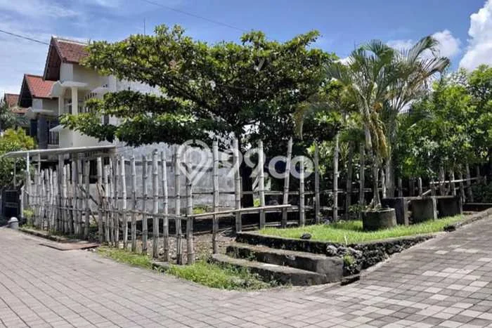 Tanah Dijual Area Strategis di Petitenget Badung 250m2 Tanah Dijual Area Strategis di Petitenget Badung 250m2