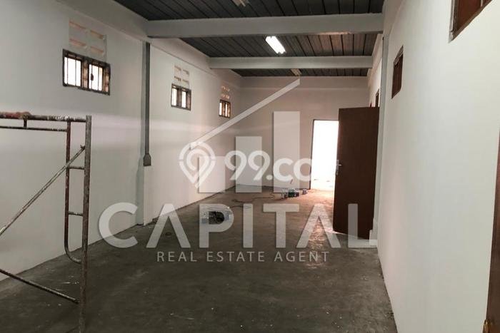 AREA KOMERSIAL! Gudang For Rent di , Luas 1400m2m², Area Utama, Siap Usaha AREA KOMERSIAL! Gudang For Rent di , Luas 1400m2m², Area Utama, Siap Usaha