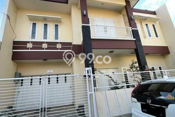 Disewakan! Rumah 6 Kamar Tidur &
4 Kamar Mandi di Rawamangun, Jakarta Timur Disewakan! Rumah 6 Kamar Tidur &
4 Kamar Mandi di Rawamangun, Jakarta Timur