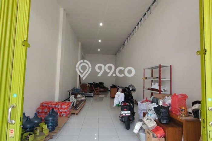 Ruko disewakan di Klojen Malang dengan luas bangunan 90m2 Ruko disewakan di Klojen Malang dengan luas bangunan 90m2