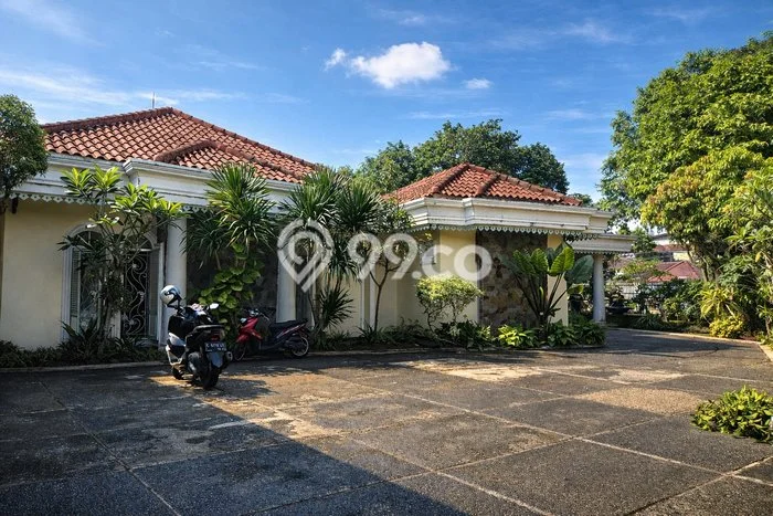 Ready to Use! Luxury House LT 1058m2 Desain Modern di Ahmadyani Ready to Use! Luxury House LT 1058m2 Desain Modern di Ahmadyani