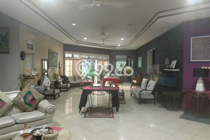Ready to Use! Premium House LT 375m2 Desain Elegan di Curug Ready to Use! Premium House LT 375m2 Desain Elegan di Curug
