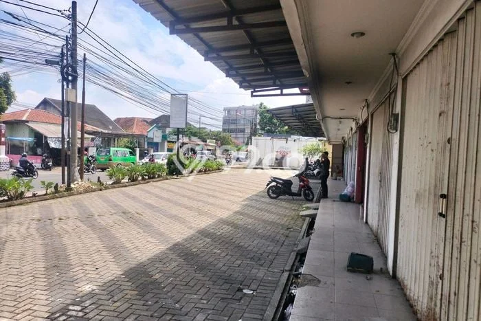 FOR RENT! Ruko di Jl Dr Semeru Cocok untuk Bisnis 208m2 FOR RENT! Ruko di Jl Dr Semeru Cocok untuk Bisnis 208m2