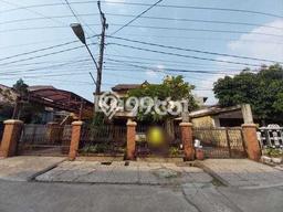 PRIME LOCATION! Rumah Berkembang di , Luas 230m2m² LB 350m2m² PRIME LOCATION! Rumah Berkembang di , Luas 230m2m² LB 350m2m²