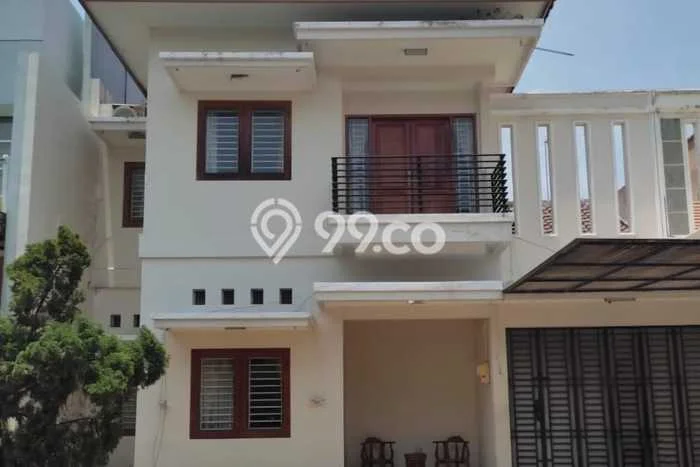 UNIT LANGKA! Rumah di Tegal Timur, 2 KM, Pemandangan Kota, Luas 200m2m² LB 350m2m² UNIT LANGKA! Rumah di Tegal Timur, 2 KM, Pemandangan Kota, Luas 200m2m² LB 350m2m²