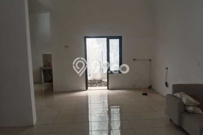 Lokasi strategis! Rumah siap huni disewakan di Tegal Barat LB 120m2 Lokasi strategis! Rumah siap huni disewakan di Tegal Barat LB 120m2