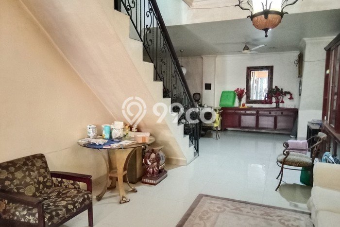 Jual Rumah Mewah Megah Dengan View Eksklusif di Jelambar, Jakarta Barat Jual Rumah Mewah Megah Dengan View Eksklusif di Jelambar, Jakarta Barat