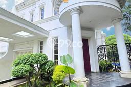 Rumah Elit LB 400m2 Siap Huni Desain Elegan di Kemang, Jakarta Selatan Rumah Elit LB 400m2 Siap Huni Desain Elegan di Kemang, Jakarta Selatan