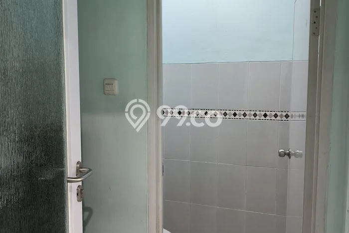 Rumah Luas Asri 5 KT Siap Huni di Taman Royal Tangerang Rumah Luas Asri 5 KT Siap Huni di Taman Royal Tangerang
