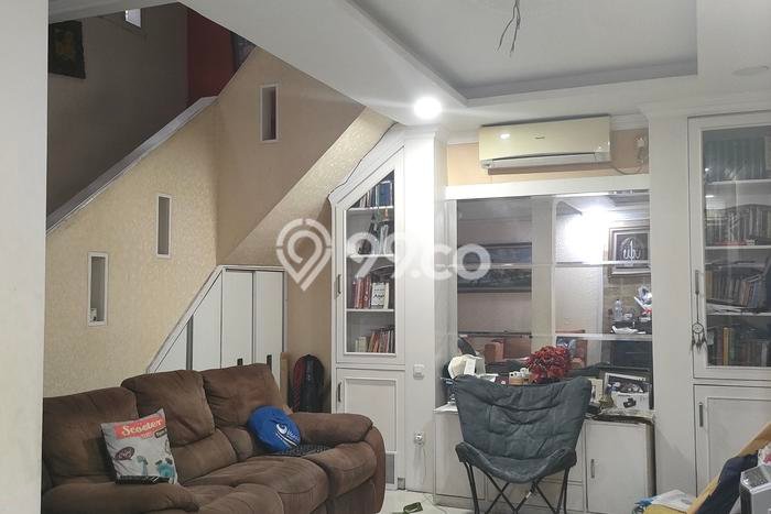 For Sale Rumah 4 Kamar Lokasi Strategis Nyaman dan Strategis di Duren Sawit For Sale Rumah 4 Kamar Lokasi Strategis Nyaman dan Strategis di Duren Sawit