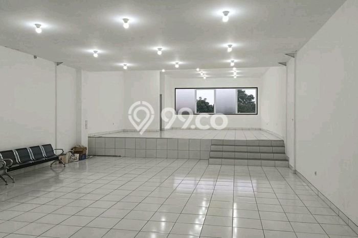 Komersial untuk Disewa di Pusat Bandung Luas Bangunan 240m2 Komersial untuk Disewa di Pusat Bandung Luas Bangunan 240m2