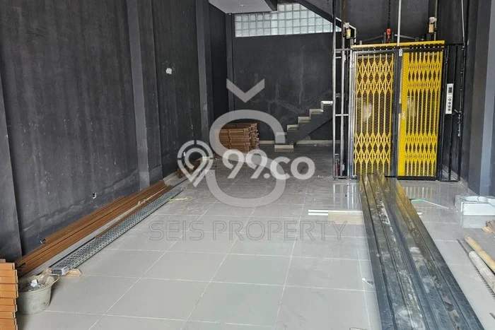 LOKASI STRATEGIS! Ruko di Holis Cigondewah, Luas 225m², Kawasan Berkembang LOKASI STRATEGIS! Ruko di Holis Cigondewah, Luas 225m², Kawasan Berkembang
