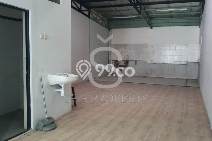 KAWASAN PREMIUM! Ruko di , Luas 128m2m², Jalan Strategis KAWASAN PREMIUM! Ruko di , Luas 128m2m², Jalan Strategis