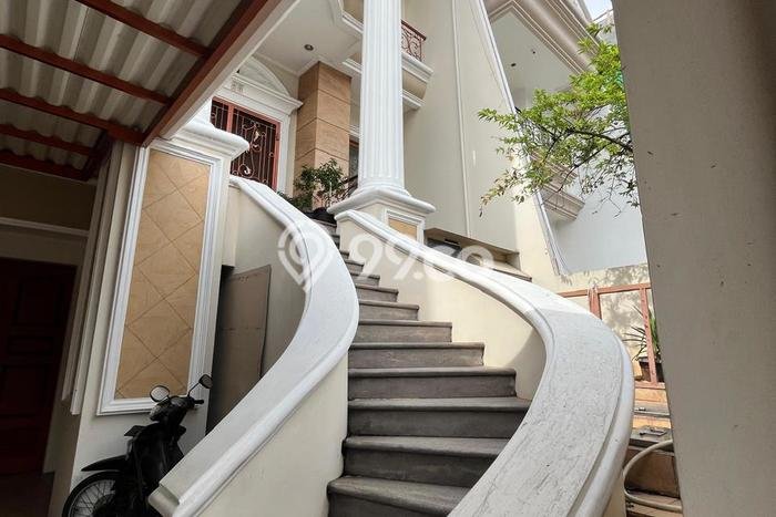 Disewakan Rumah Murah di Pantai Indah Kapuk Jakarta Utara Punya 4 KT Disewakan Rumah Murah di Pantai Indah Kapuk Jakarta Utara Punya 4 KT