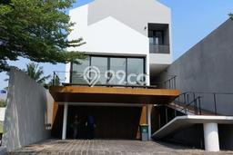 Hunian Mewah Siap Huni LT 341m2 di Cilandak, Jakarta Selatan Hunian Mewah Siap Huni LT 341m2 di Cilandak, Jakarta Selatan