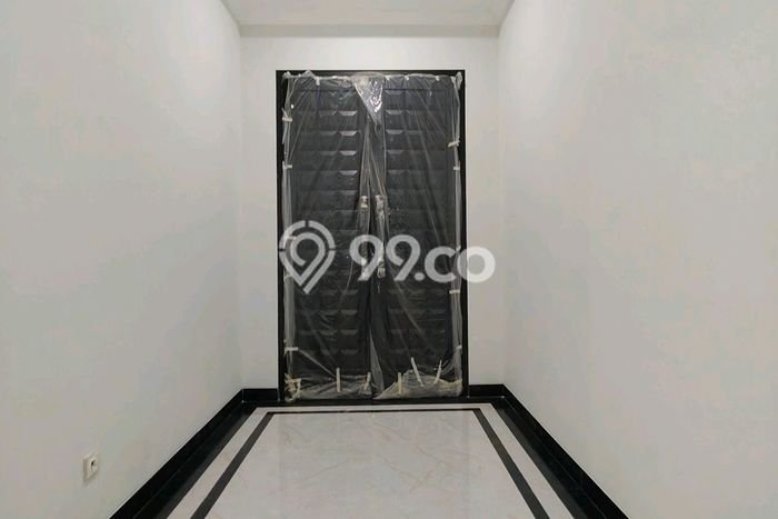 Rumah Strategis Modern Lb 140m2 di Ciracas, Jakarta Timur Rumah Strategis Modern Lb 140m2 di Ciracas, Jakarta Timur