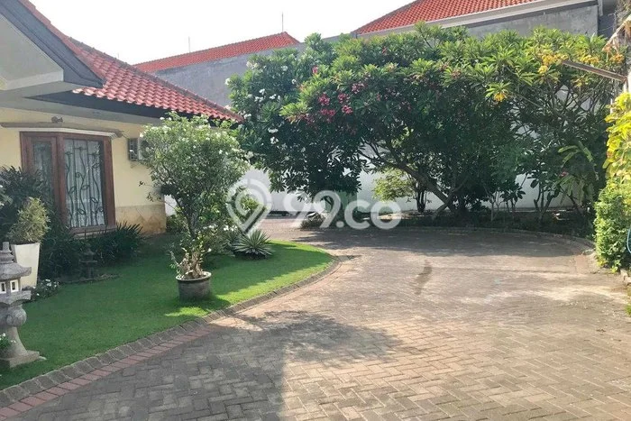 Rumah Elit Modern Tanpa Renovasi di Kendangsari Surabaya Rumah Elit Modern Tanpa Renovasi di Kendangsari Surabaya