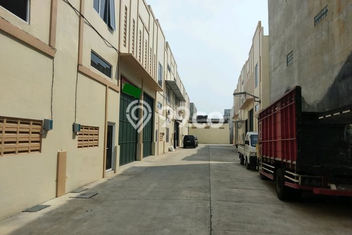 Unit Komersial Disewakan di Jakarta Barat Area Strategis Harga Kompetitif Unit Komersial Disewakan di Jakarta Barat Area Strategis Harga Kompetitif