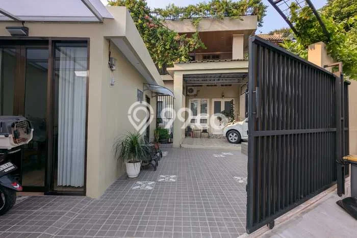 Dijual Rumah Luas Megah Dengan View Eksklusif di Bambu Apus, Jakarta Timur Dijual Rumah Luas Megah Dengan View Eksklusif di Bambu Apus, Jakarta Timur