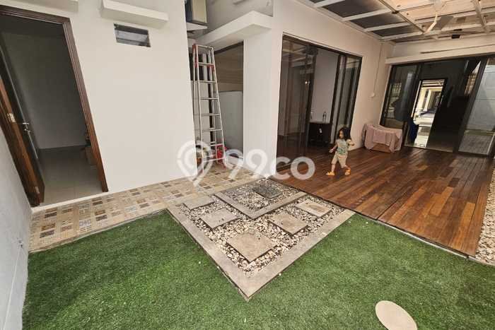 Rumah Elit Modern Tanpa Renovasi di BSD Green Wich Tangerang Rumah Elit Modern Tanpa Renovasi di BSD Green Wich Tangerang