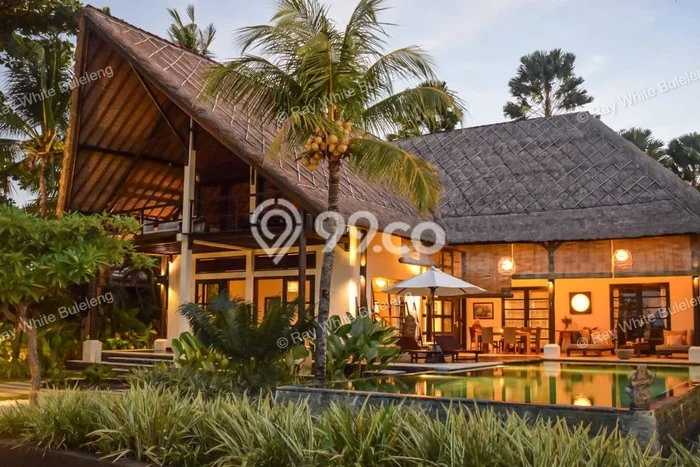 Rumah Elit LB 273m2 Siap Huni Desain Elegan di Dencarik, Buleleng Rumah Elit LB 273m2 Siap Huni Desain Elegan di Dencarik, Buleleng
