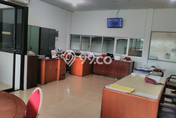 Jual Gudang Strategis Kawasan Cikarang Timur, Luas 414m², Jalan Utama, Area Bisnis Jual Gudang Strategis Kawasan Cikarang Timur, Luas 414m², Jalan Utama, Area Bisnis