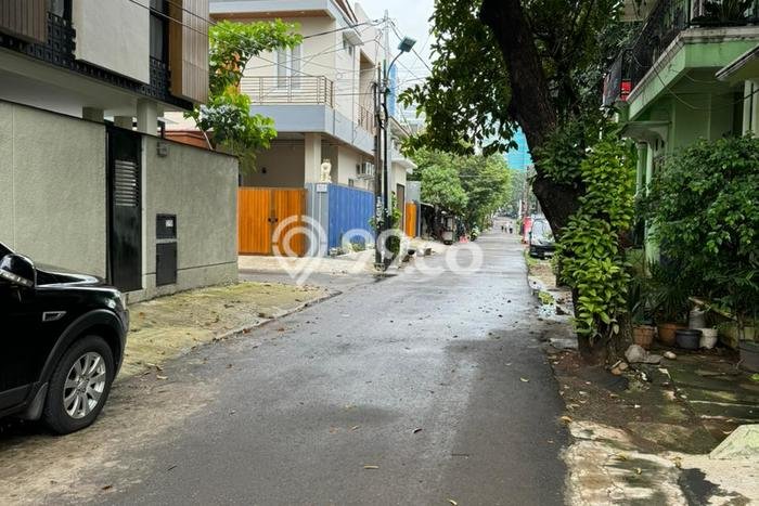 Rumah Eksklusif Siap Huni LT 300m2 di Kembangan, Jakarta Barat Rumah Eksklusif Siap Huni LT 300m2 di Kembangan, Jakarta Barat