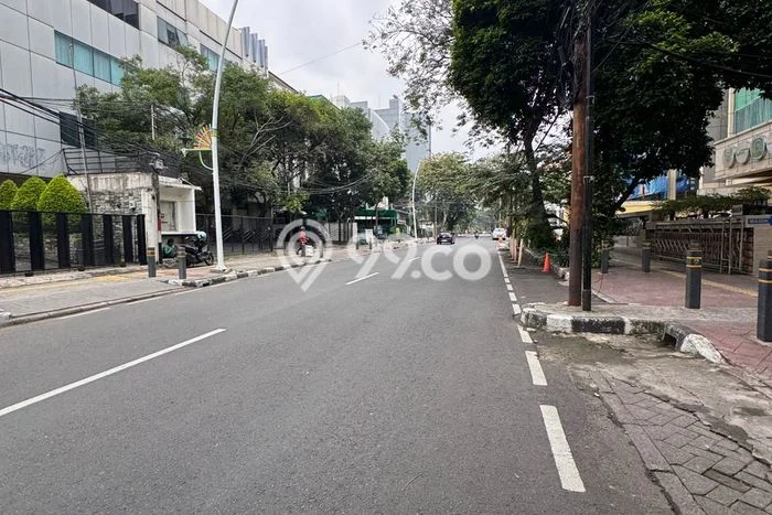 Komersial Area Strategis Kawasan Tanah Abang, Luas 2400m², Jalan Utama Komersial Area Strategis Kawasan Tanah Abang, Luas 2400m², Jalan Utama