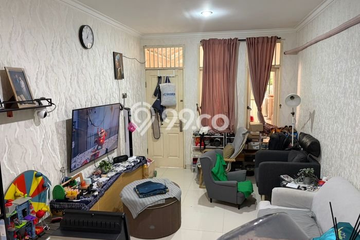 Rumah Luas Asri 3 KT Siap Huni di Sektor 3A - Bintaro Tangerang Selatan Rumah Luas Asri 3 KT Siap Huni di Sektor 3A - Bintaro Tangerang Selatan