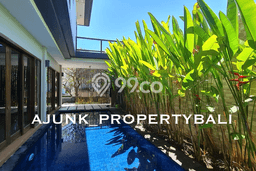 For Sale Vila Kawasan , Luas 220m2m², Lingkungan Asri For Sale Vila Kawasan , Luas 220m2m², Lingkungan Asri