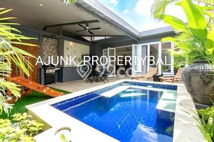 Rumah Mewah LB 180m2 Siap Pakai Desain Elegan di Kerobokan, Badung Rumah Mewah LB 180m2 Siap Pakai Desain Elegan di Kerobokan, Badung