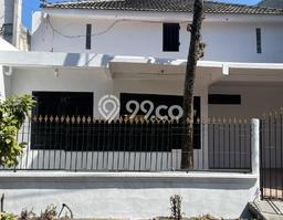 Dijual Cepat Rumah Favorit Siap Huni LB 200m2 di Wiyung, Surabaya Dijual Cepat Rumah Favorit Siap Huni LB 200m2 di Wiyung, Surabaya