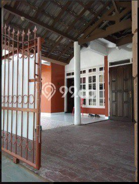 Rumah kawasan Gayungan, Surabaya, LT 240m2m² LB 200m2m² Rumah kawasan Gayungan, Surabaya, LT 240m2m² LB 200m2m²