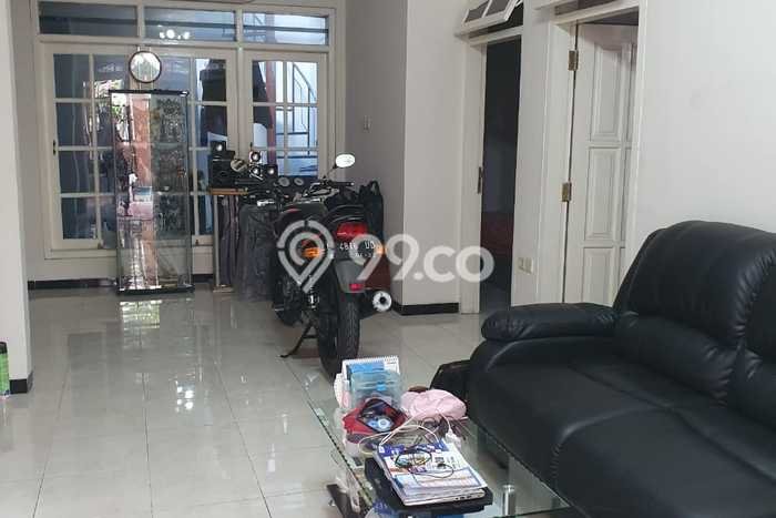 Dijual Rumah Strategis Bagus Punya 4 KT di Wiyung Surabaya SHM Dijual Rumah Strategis Bagus Punya 4 KT di Wiyung Surabaya SHM