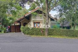 Vila Kawasan Trawas, Area 405m2m², Posisi Premium Vila Kawasan Trawas, Area 405m2m², Posisi Premium