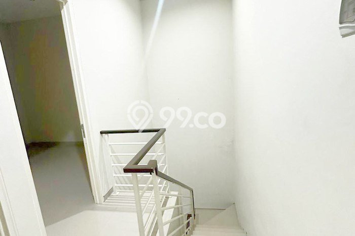 Rumah Premium LT 91m2m² / LB 105m2m² di Kompleks Perumahan Mulyosari, Surabaya Rumah Premium LT 91m2m² / LB 105m2m² di Kompleks Perumahan Mulyosari, Surabaya